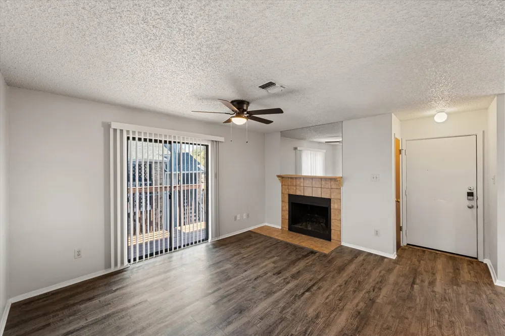 406 E Denton Drive #36 Euless, TX 76039