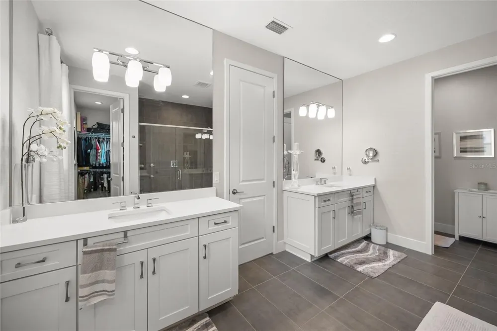 5557 LONG SHORE LOOP Sarasota, FL 34238