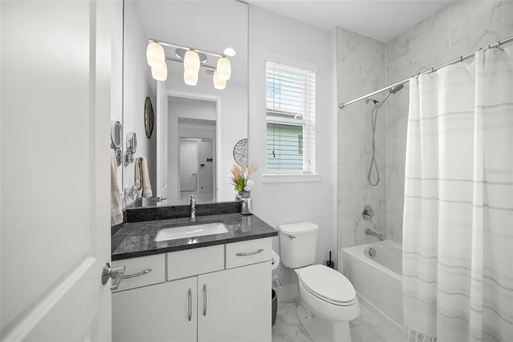5557 LONG SHORE LOOP Sarasota, FL 34238