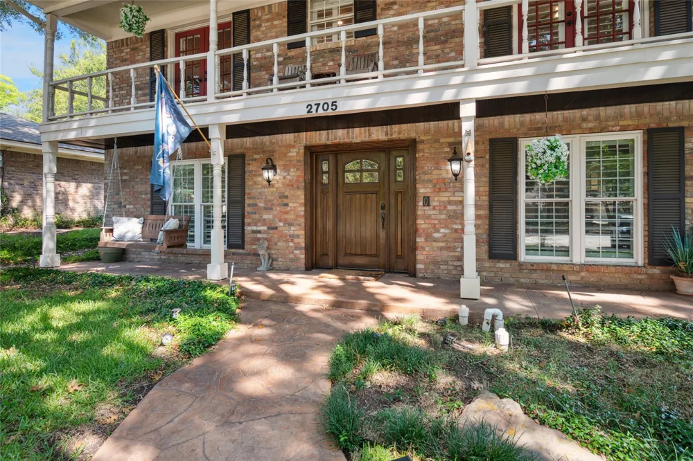2705 Prairie Creek Court Plano, TX 75075