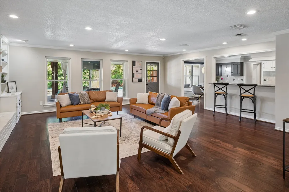 2705 Prairie Creek Court Plano, TX 75075
