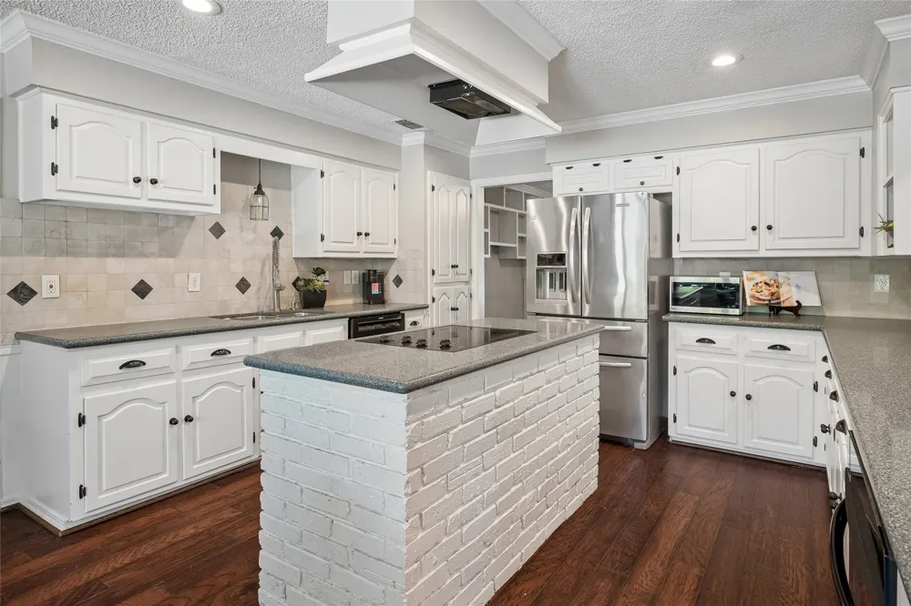 2705 Prairie Creek Court Plano, TX 75075