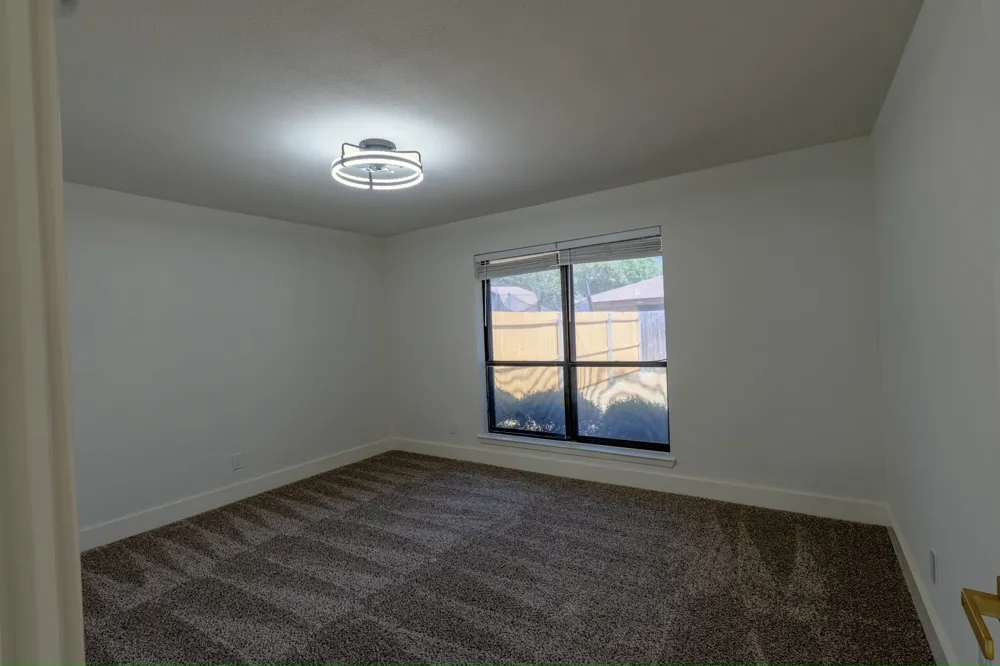 419 S Las Vegas Trail White Settlement, TX 76108