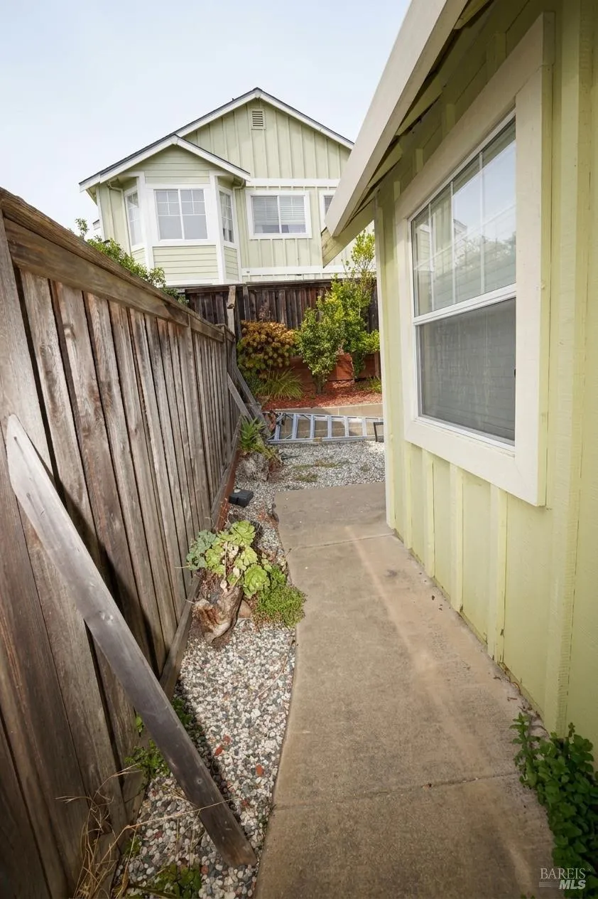 70 Narragansett Court Vallejo, CA 94591