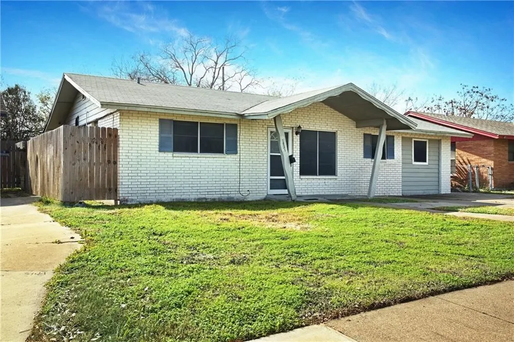 1821 Roslyn Street Corpus Christi, TX 78416