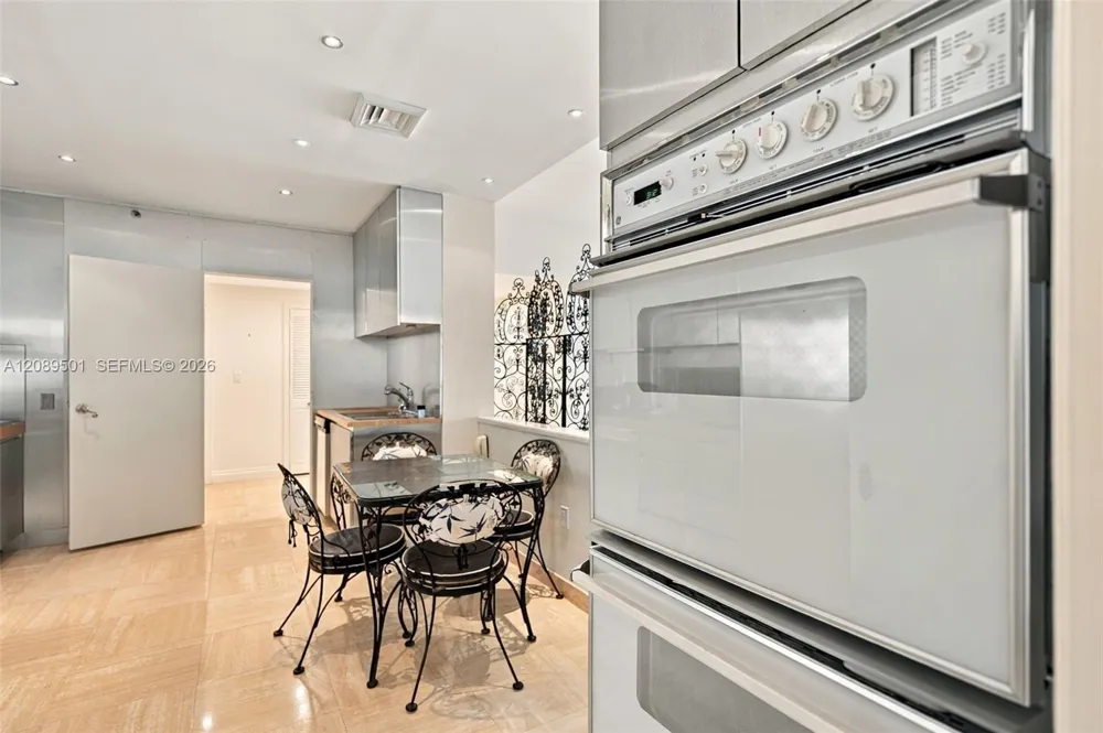 10205 Collins Ave #1704 Bal Harbour, FL 33154