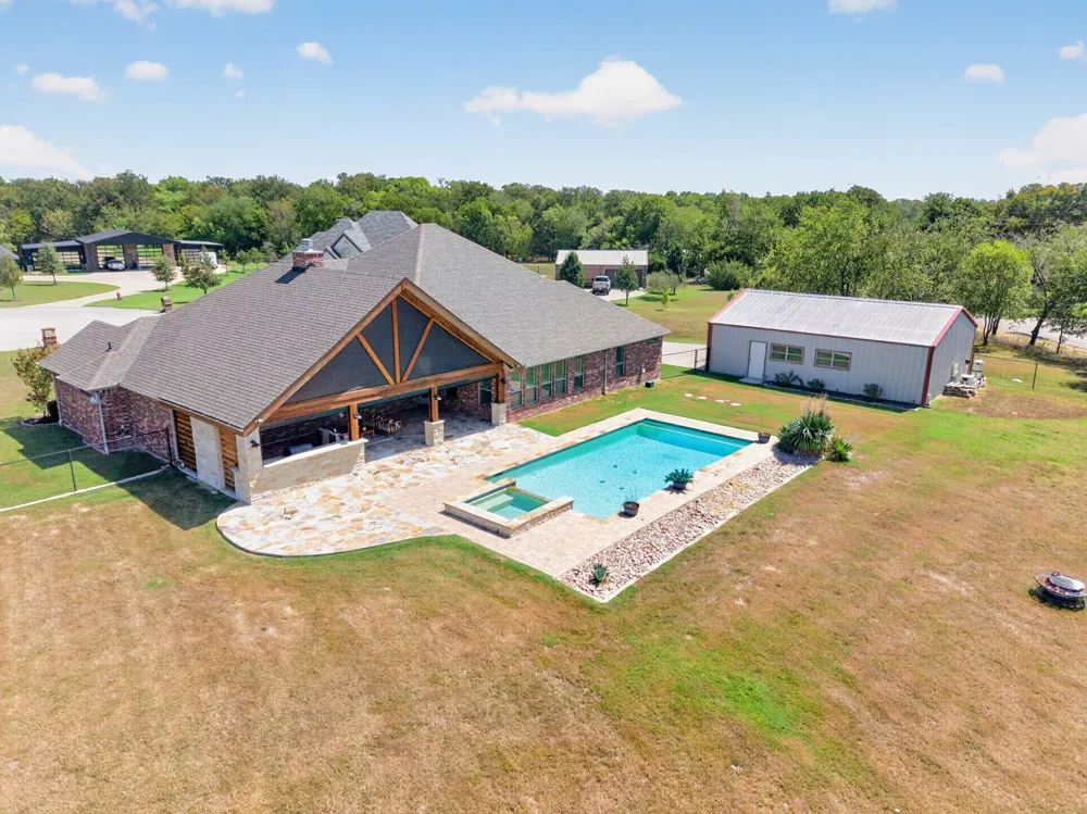 2214 Buck Court Caddo Mills, TX 75135