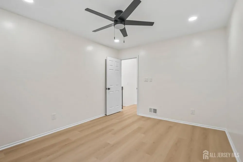 102 Kingsberry Drive Franklin Twsp, NJ 08873