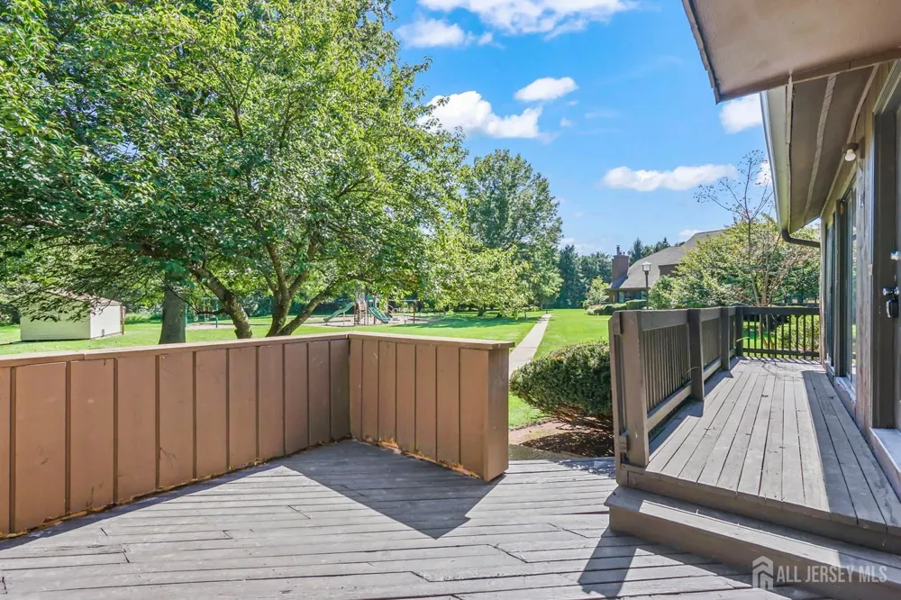 102 Kingsberry Drive Franklin Twsp, NJ 08873
