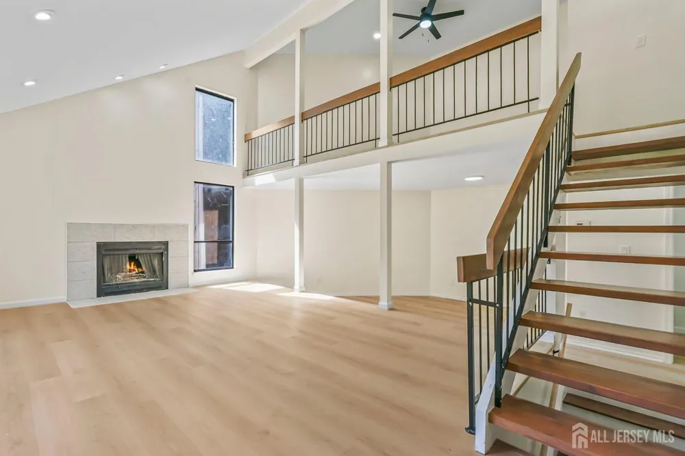 102 Kingsberry Drive Franklin Twsp, NJ 08873