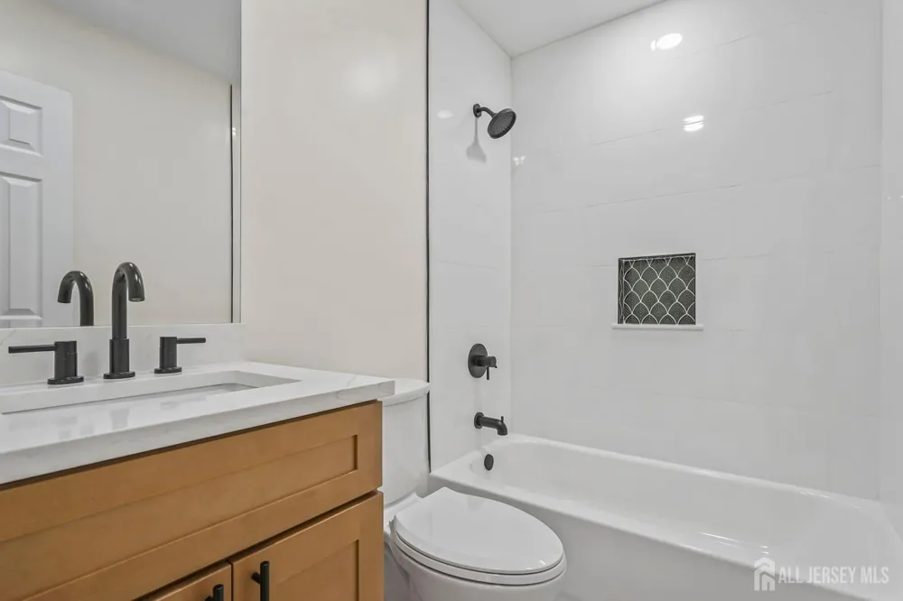 102 Kingsberry Drive Franklin Twsp, NJ 08873