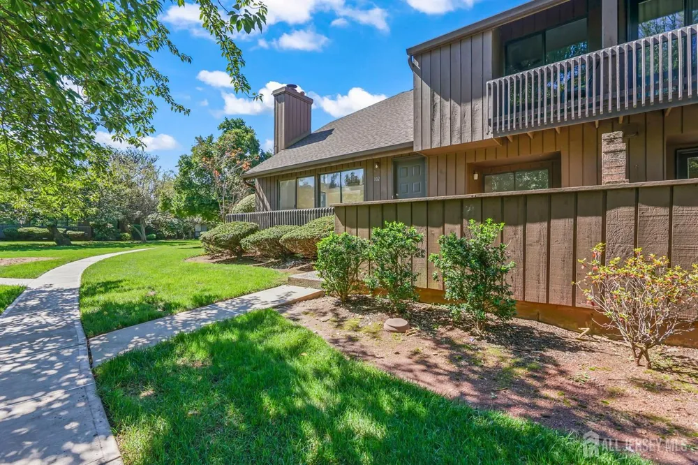 102 Kingsberry Drive Franklin Twsp, NJ 08873