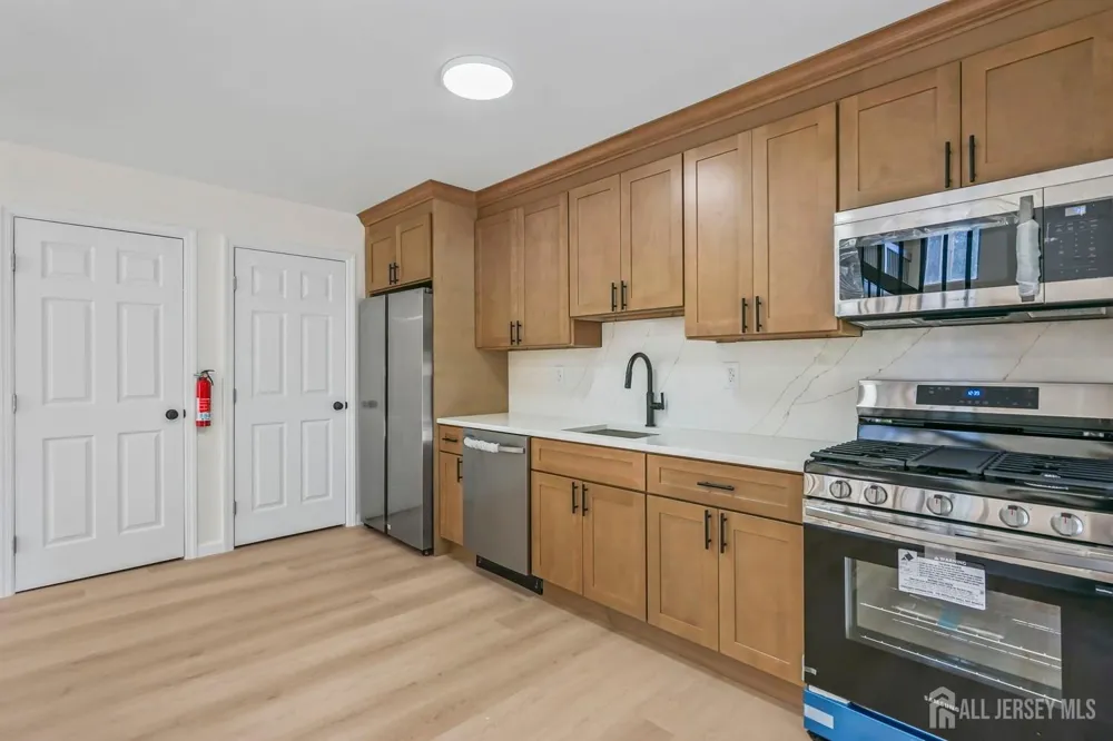 102 Kingsberry Drive Franklin Twsp, NJ 08873