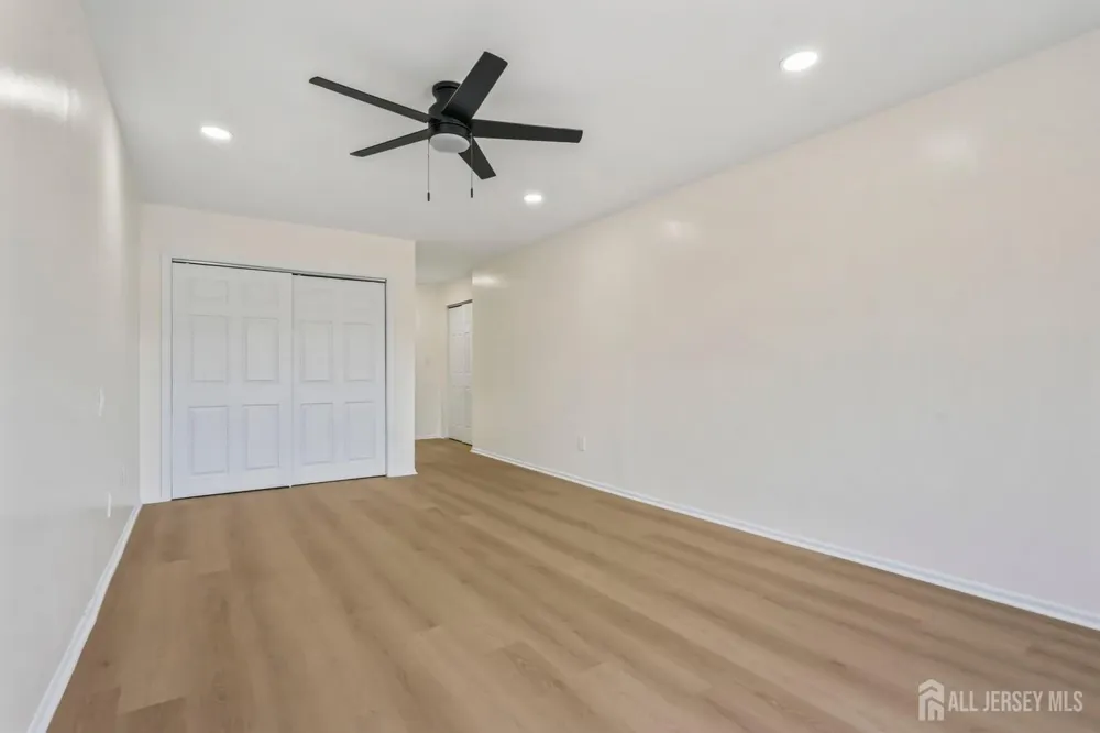 102 Kingsberry Drive Franklin Twsp, NJ 08873