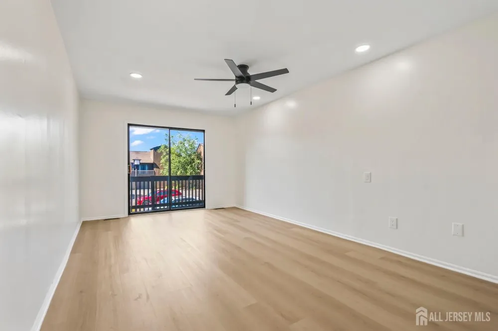 102 Kingsberry Drive Franklin Twsp, NJ 08873