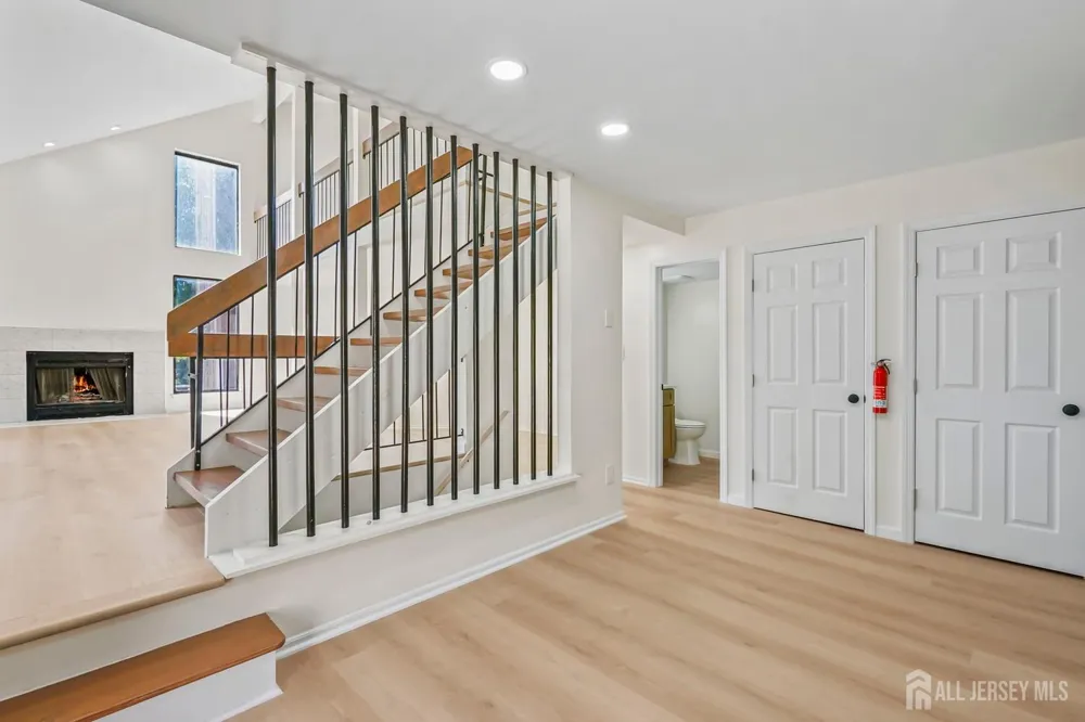 102 Kingsberry Drive Franklin Twsp, NJ 08873