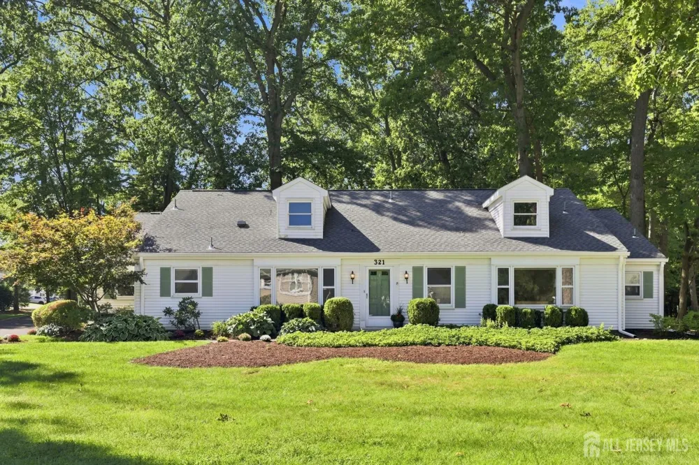 321-A SE Sharon Way SE Monroe, NJ 08831