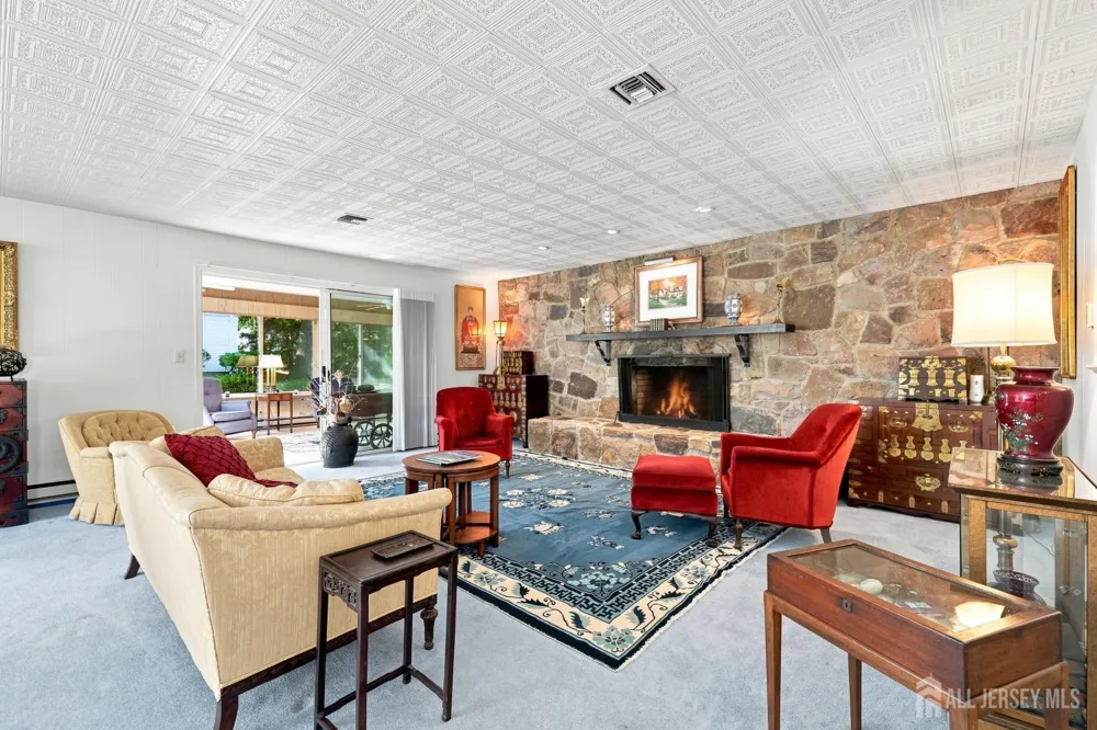 321-A SE Sharon Way SE Monroe, NJ 08831
