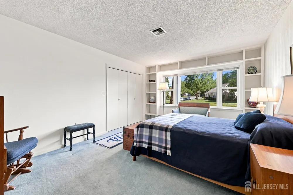 321-A SE Sharon Way SE Monroe, NJ 08831