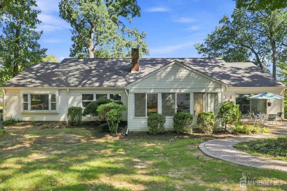 321-A SE Sharon Way SE Monroe, NJ 08831