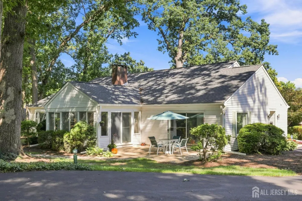 321-A SE Sharon Way SE Monroe, NJ 08831