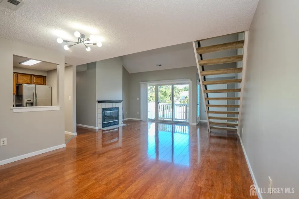 8304 Tamarron Drive Plainsboro, NJ 08536