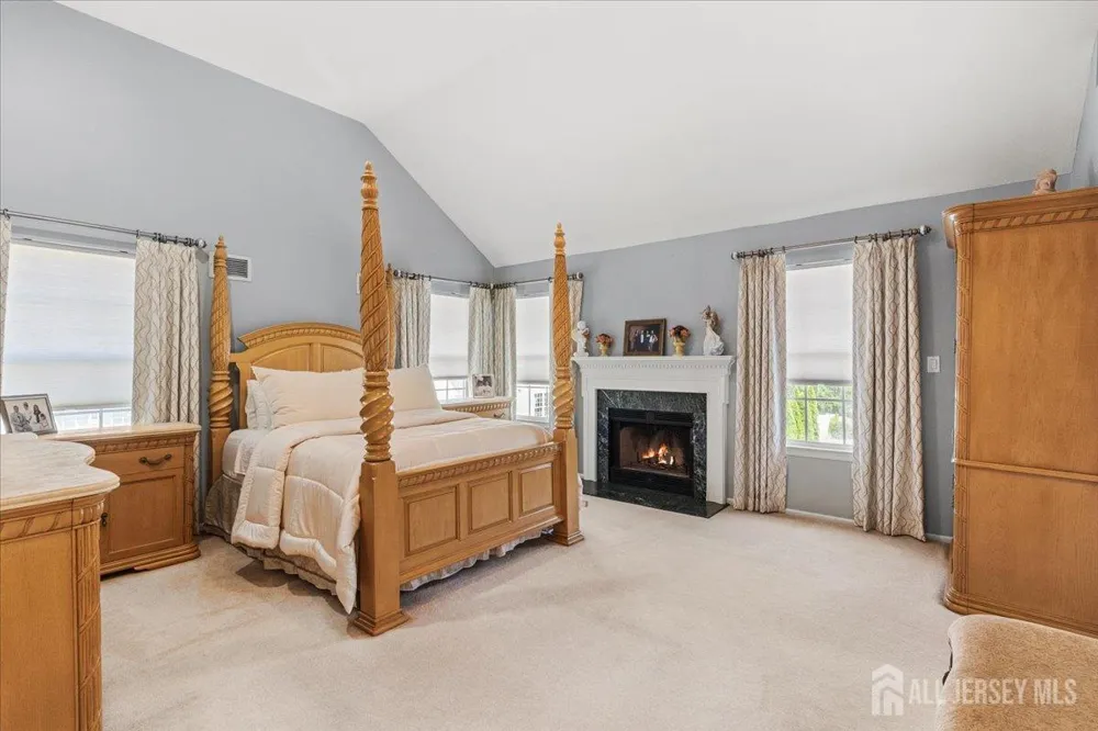 67 Winding Brook Drive Old Bridge, NJ 07747