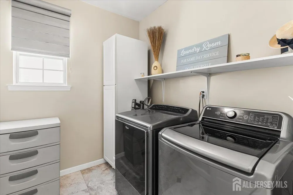 67 Winding Brook Drive Old Bridge, NJ 07747