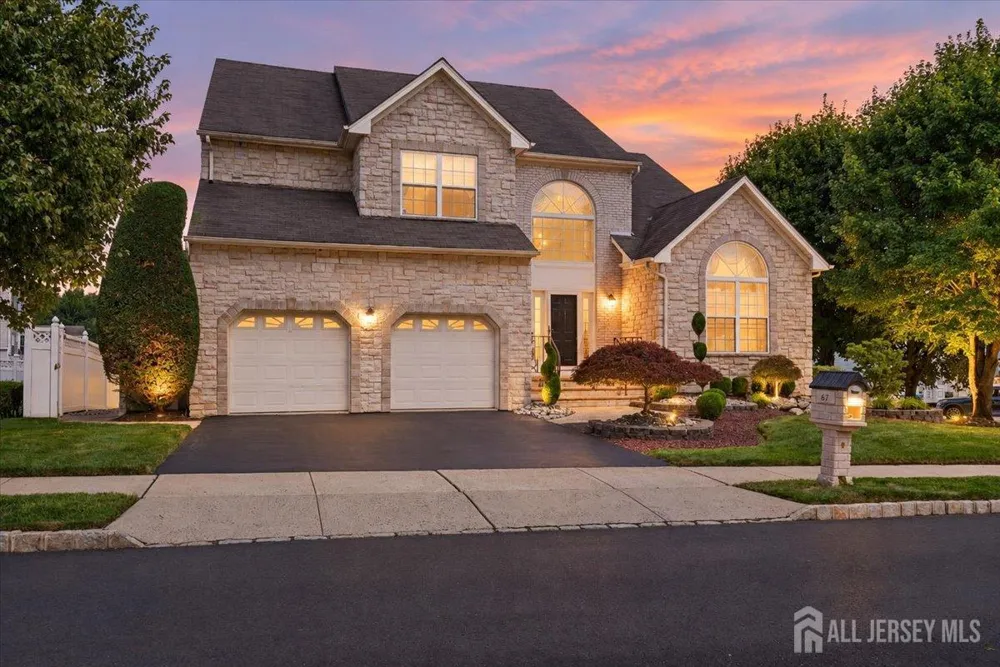 67 Winding Brook Drive Old Bridge, NJ 07747