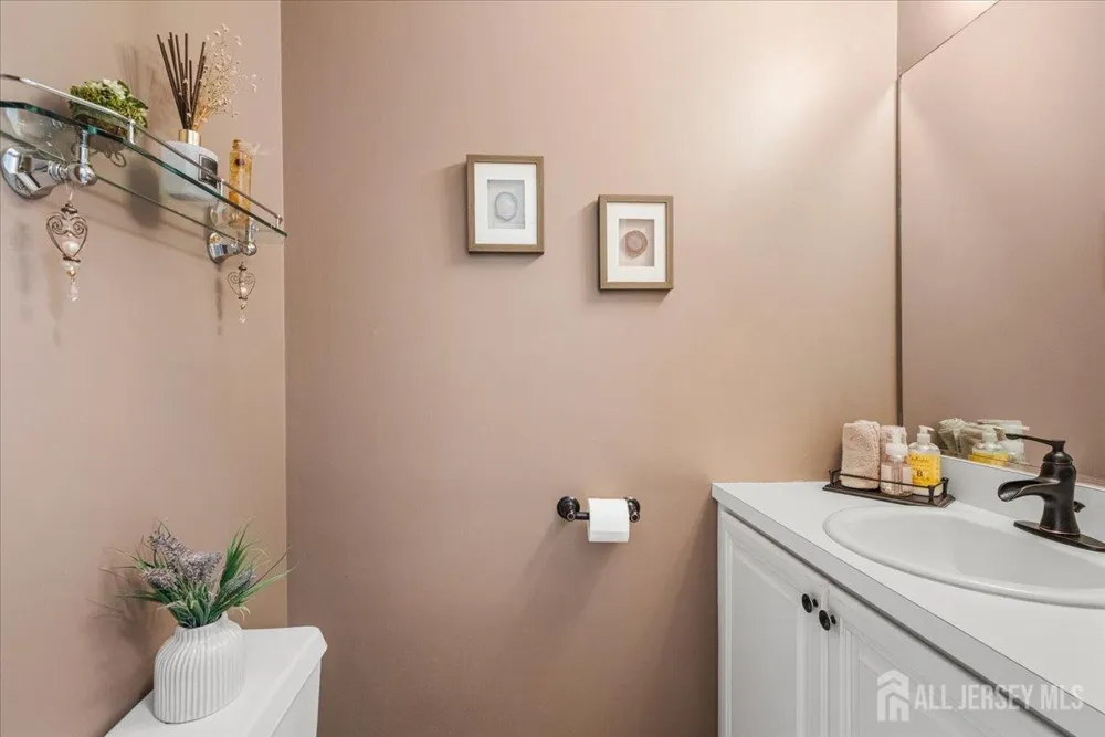 67 Winding Brook Drive Old Bridge, NJ 07747