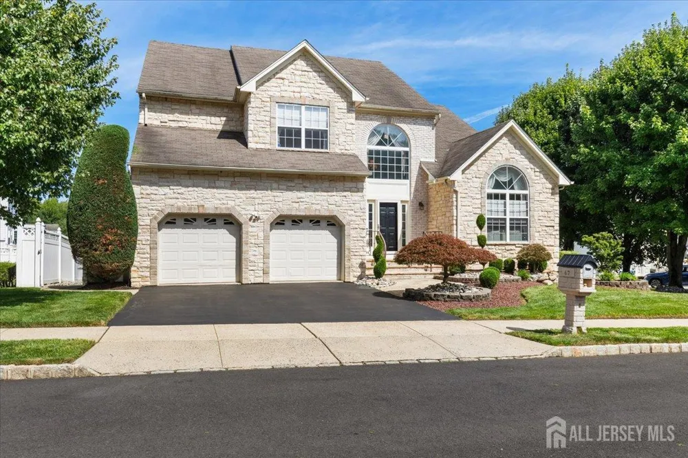 67 Winding Brook Drive Old Bridge, NJ 07747