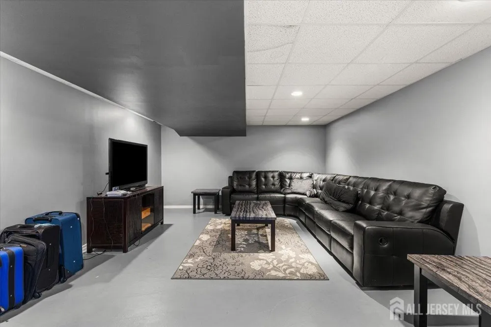 67 Winding Brook Drive Old Bridge, NJ 07747