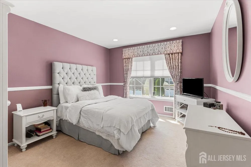 67 Winding Brook Drive Old Bridge, NJ 07747