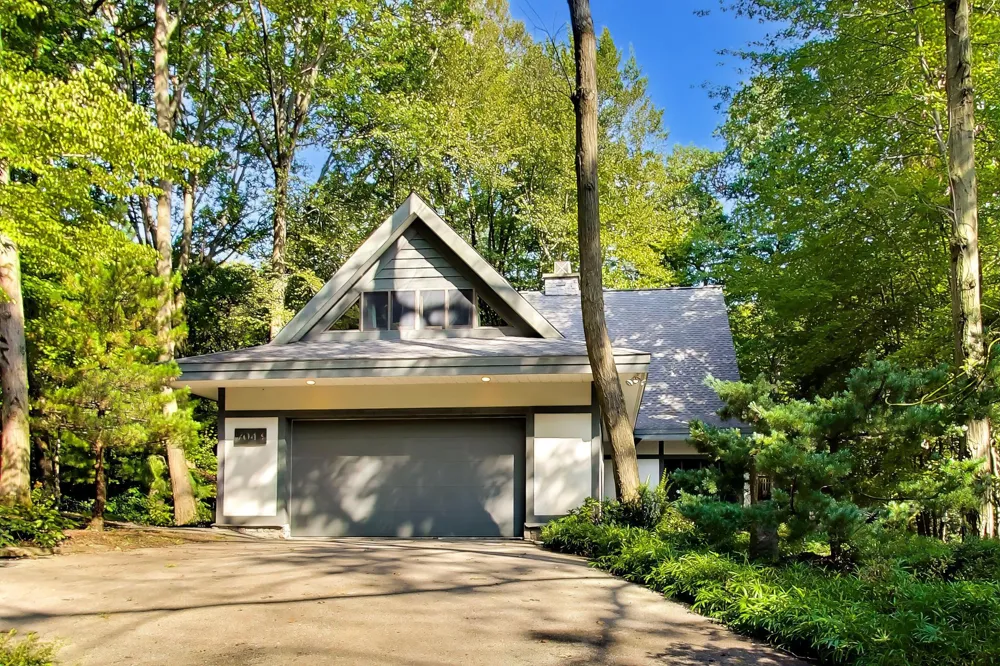7043 Sand Dune Drive Chikaming Township, MI 49125