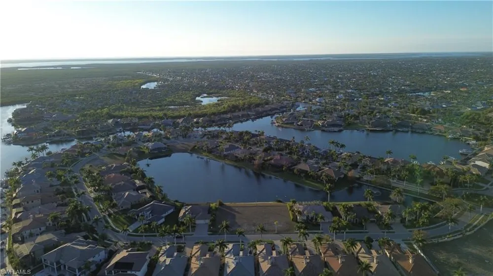 5808 Harbour Circle Cape Coral, FL 33914