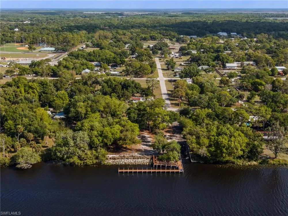 22301 River Road Alva, FL 33920