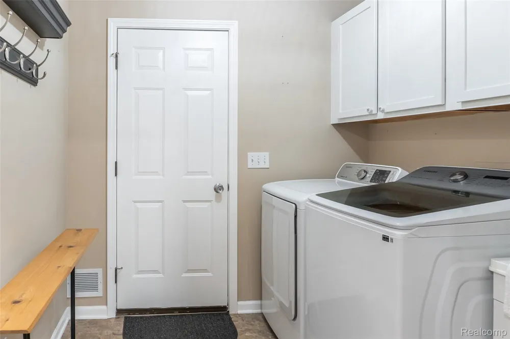 6240 Northridge Hills Drive Brighton City, MI 48116