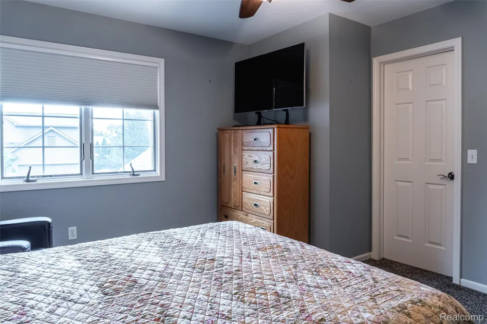 6240 Northridge Hills Drive Brighton City, MI 48116