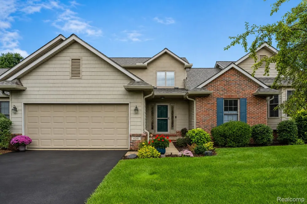 6240 Northridge Hills Drive Brighton City, MI 48116