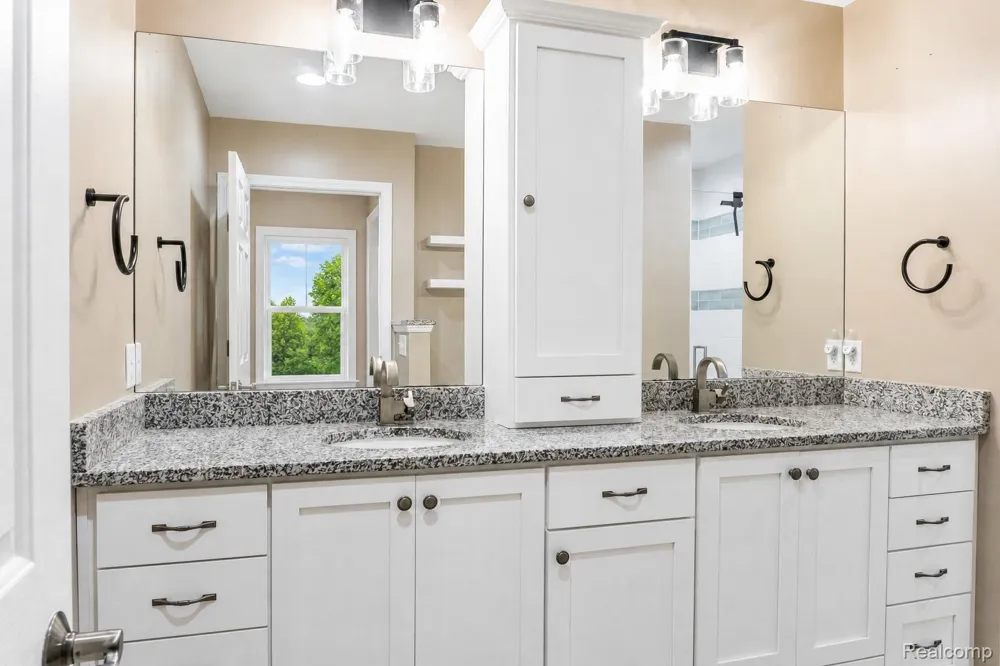 6240 Northridge Hills Drive Brighton City, MI 48116