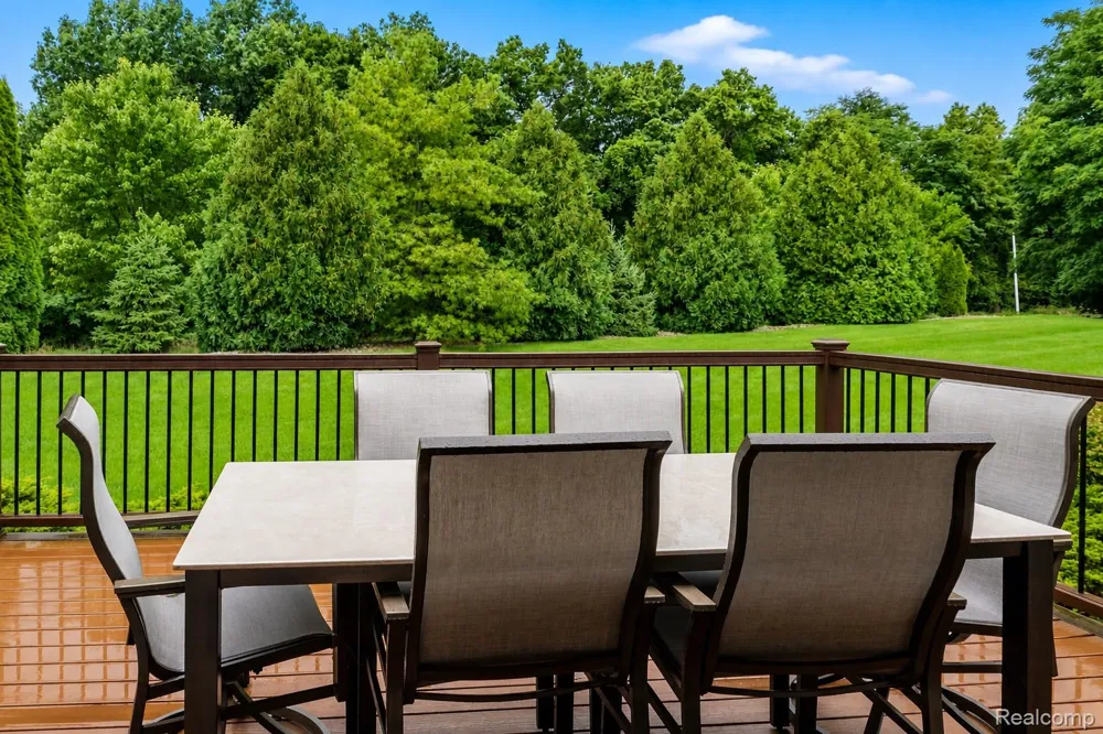 6240 Northridge Hills Drive Brighton City, MI 48116