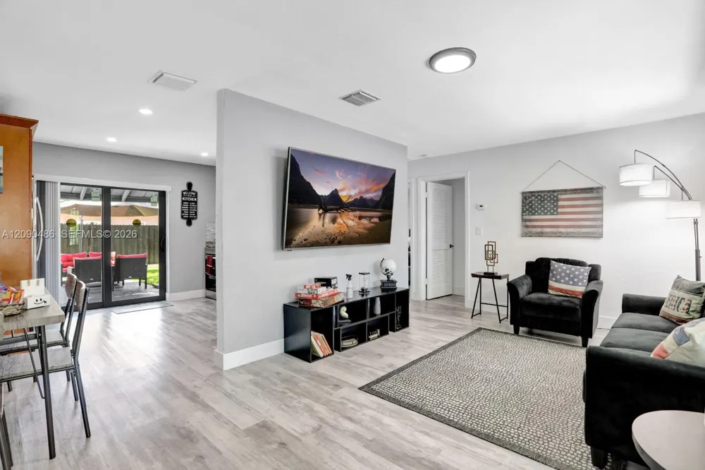 3360 NE 12th Ter Pompano Beach, FL 33064