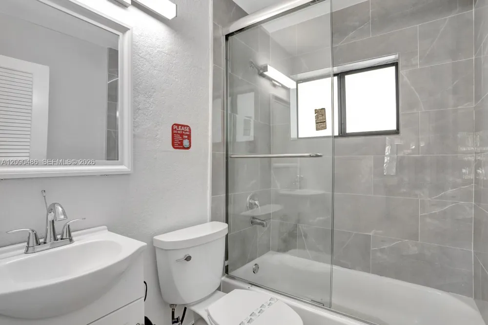 3360 NE 12th Ter Pompano Beach, FL 33064