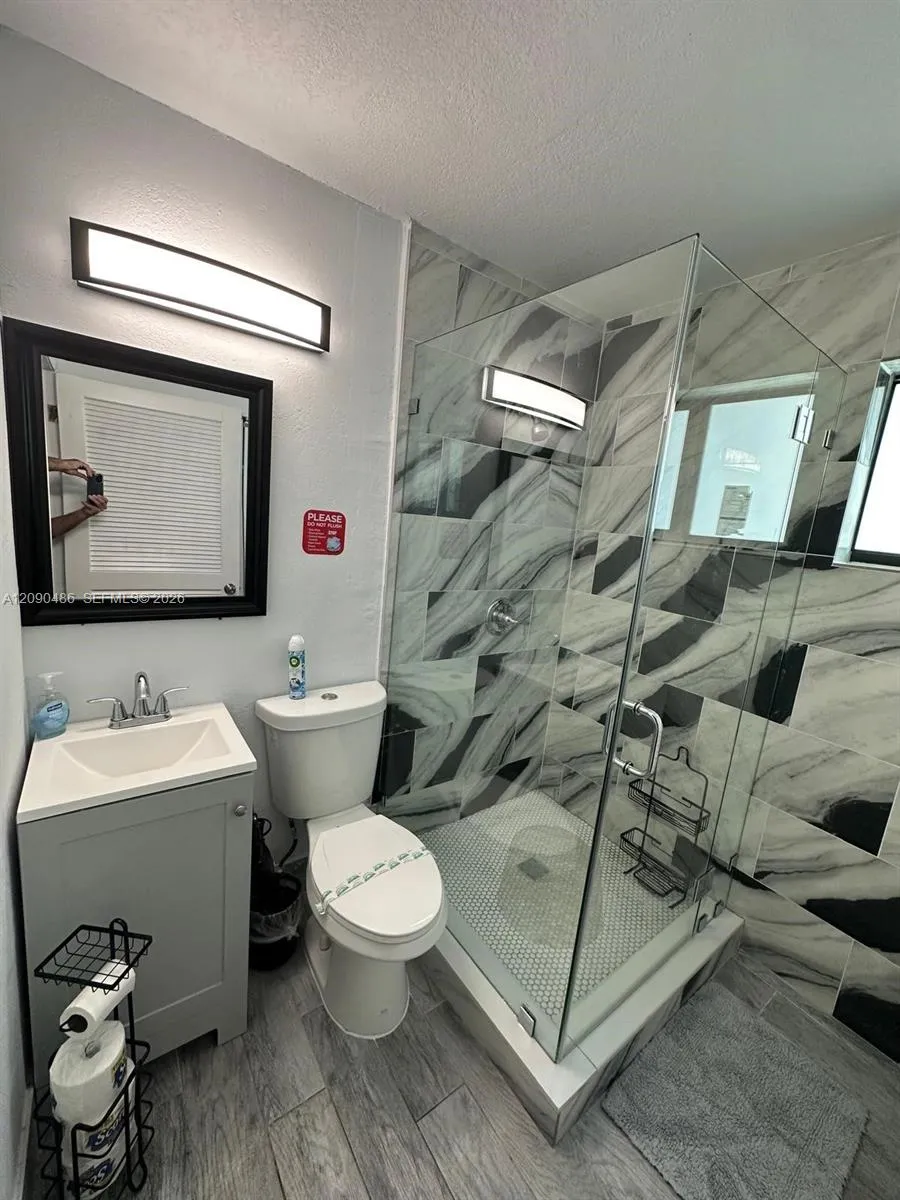 3360 NE 12th Ter Pompano Beach, FL 33064