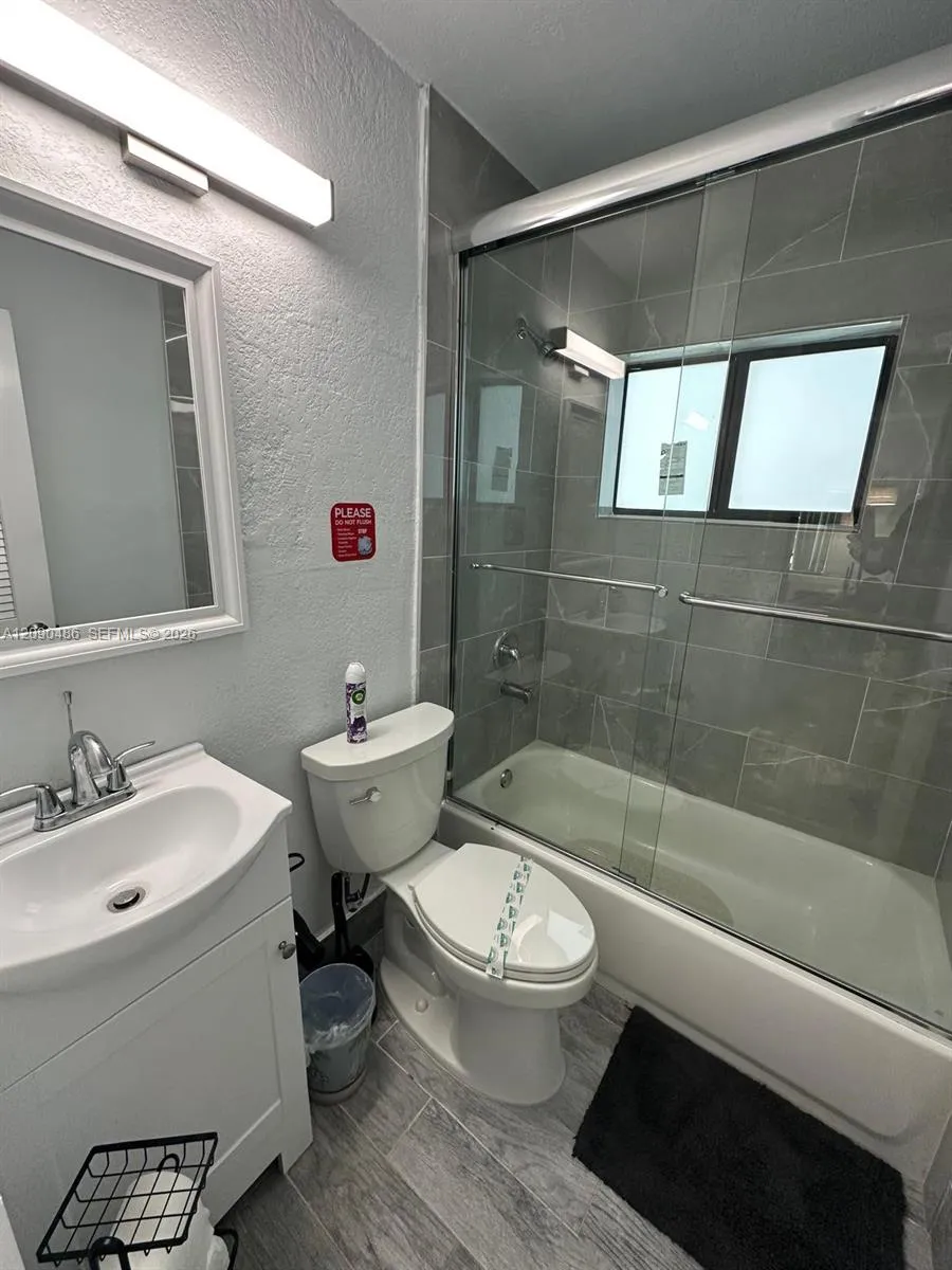 3360 NE 12th Ter Pompano Beach, FL 33064