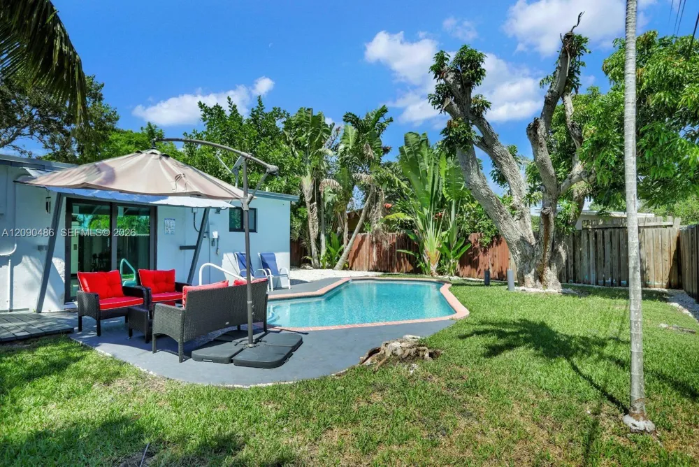 3360 NE 12th Ter Pompano Beach, FL 33064