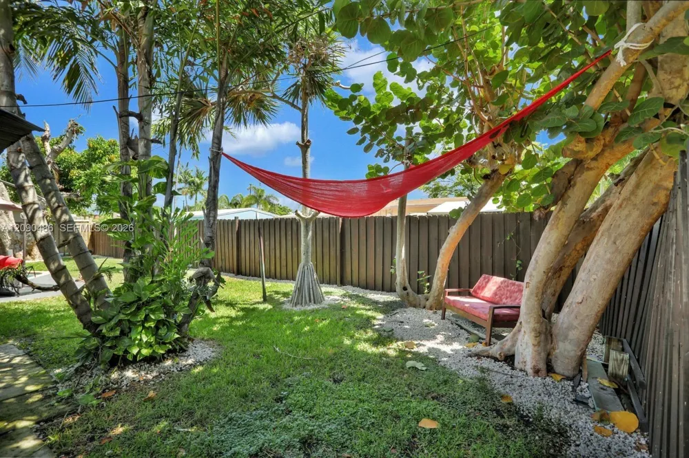 3360 NE 12th Ter Pompano Beach, FL 33064