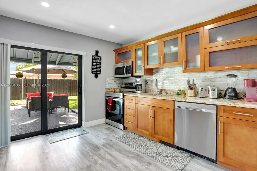 3360 NE 12th Ter Pompano Beach, FL 33064