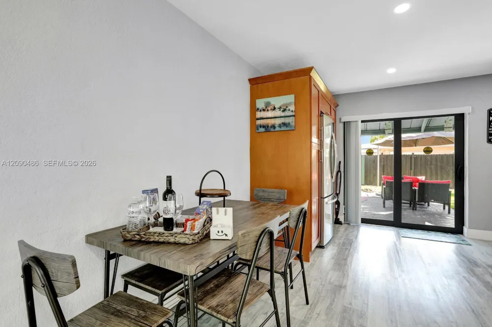 3360 NE 12th Ter Pompano Beach, FL 33064