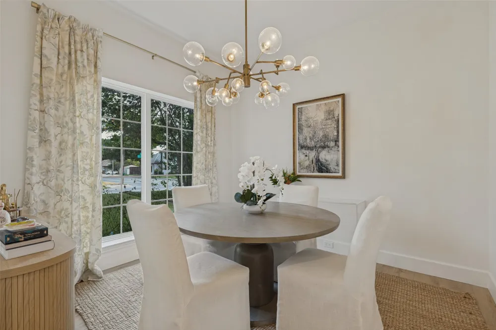 6042 Mercedes Avenue Dallas, TX 75206